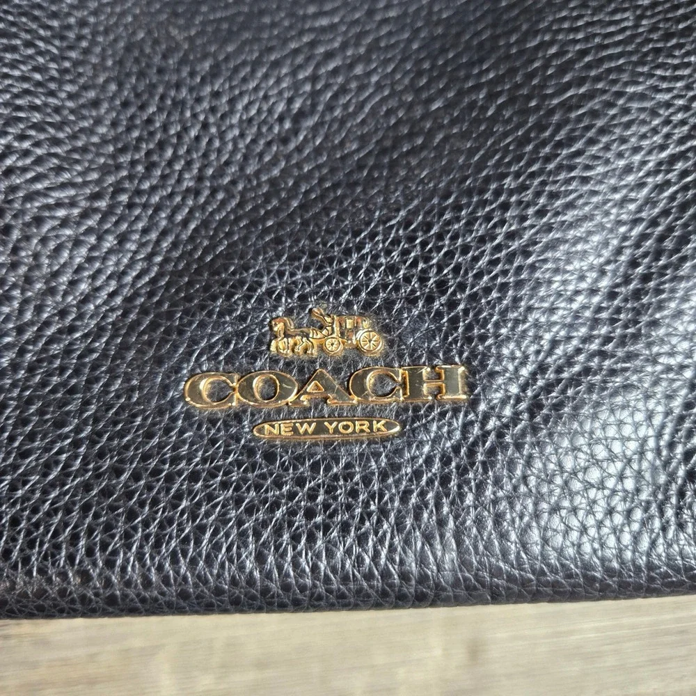 Coach Black Pebbled Leather Shoulder Bag Purse Gold Hardware Y2K Vintage Classic